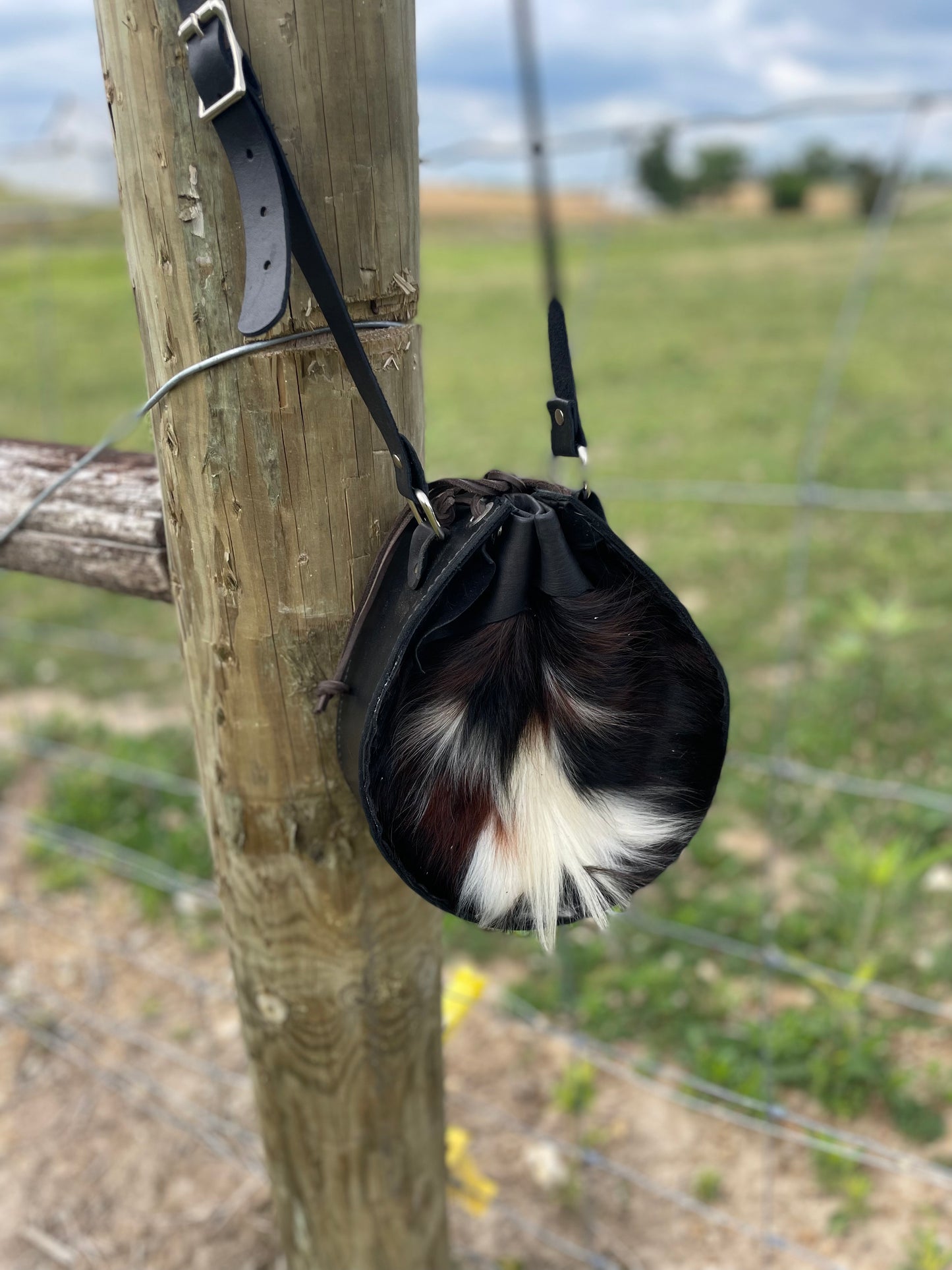 Teardrop Cowhide Crossbody (long haired tricolor)