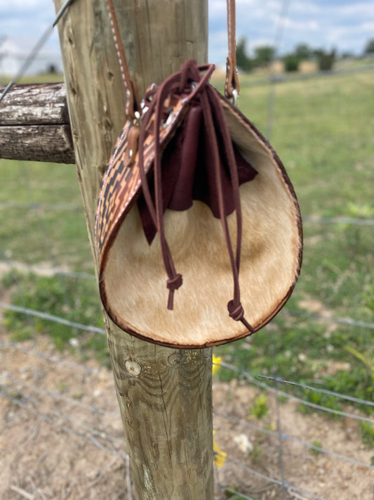 Teardrop Cowhide Crossbody (tan)